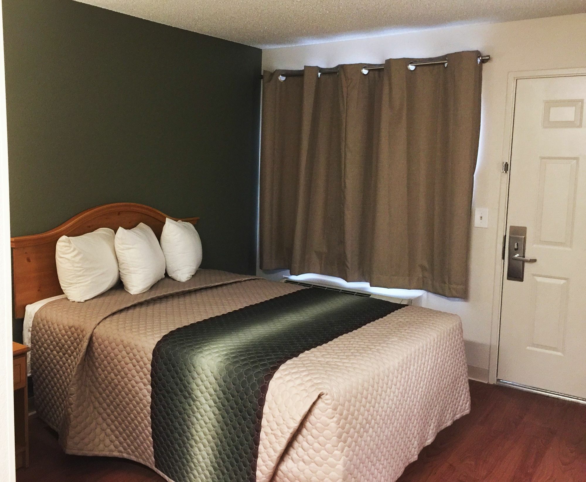 Hometowne Studios By Red Roof Houston - Northwest Экстерьер фото